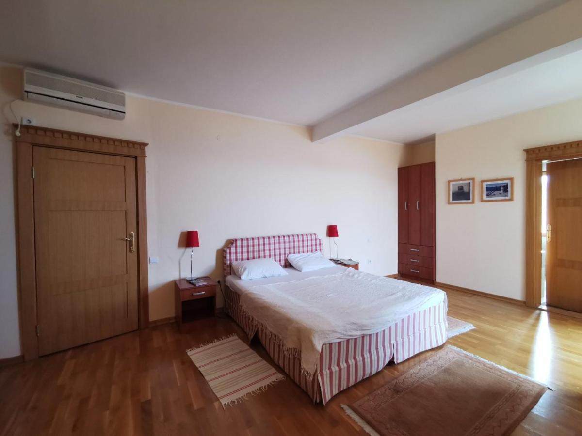 Lux Villa Provence Budva Luaran gambar